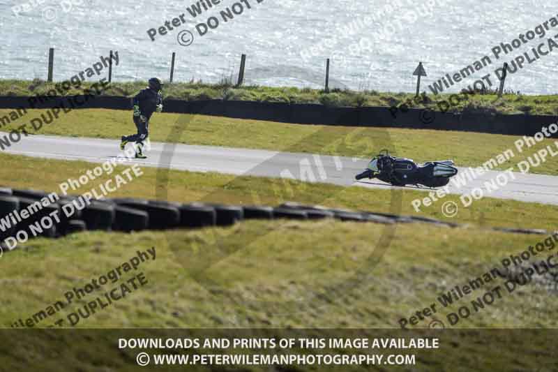 anglesey no limits trackday;anglesey photographs;anglesey trackday photographs;enduro digital images;event digital images;eventdigitalimages;no limits trackdays;peter wileman photography;racing digital images;trac mon;trackday digital images;trackday photos;ty croes